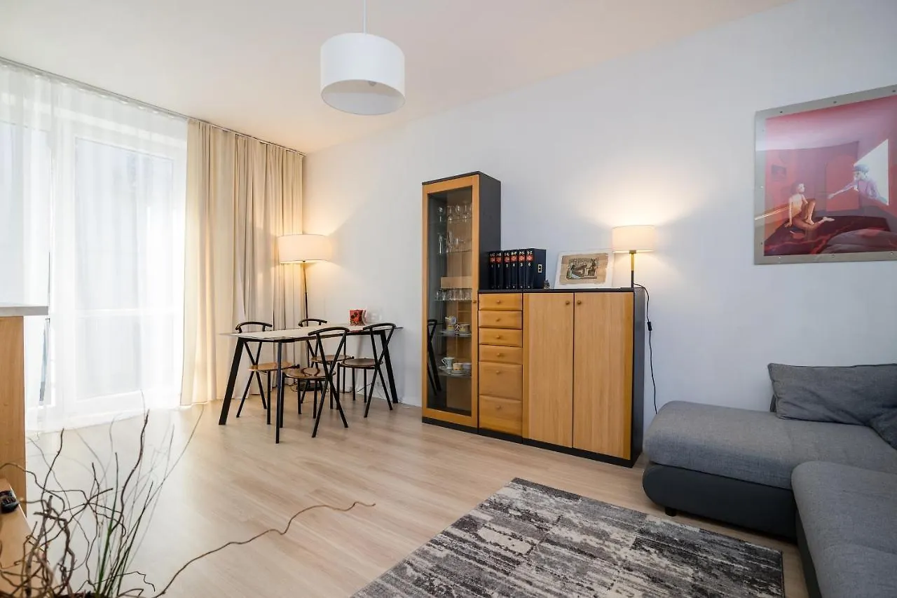 Shortstaypoland Plac Dabrowskiego B140 Warsaw Apartment